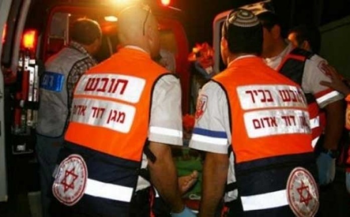 أصيب مستوطن إسرائيلي مساء الجمعة، جراء تعرضه لعملية طعن داخل منزله في مستوطنة "أفرات" الواقعة جنوب مدينة بيت لحم.

وقالت صحيفة "يديعوت أحرونوت&qu