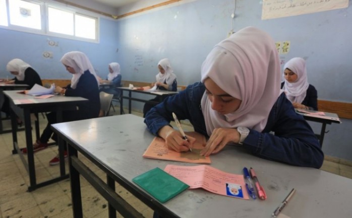 قال وكيل وزارة التربية والتعليم بغزة زياد ثابت "إن العام الدراسي الجديد سيبدأ بتاريخ 28 أغسطس/آب من الشهر القادم وذلك بالتوافق مع الضفة الغربية".

وأكد ثابت في تصريحات صحافية أن الوزارة بغز