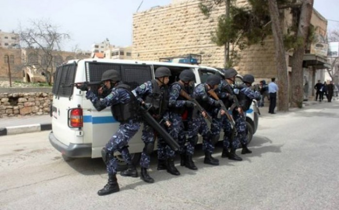 قبضت شرطة القدس فجر الثلاثاء على 10 اشخاص مطلوبين للعدالة بحملة نفذتها في بلدة عناتا شمال شرقي القدس.

وذك