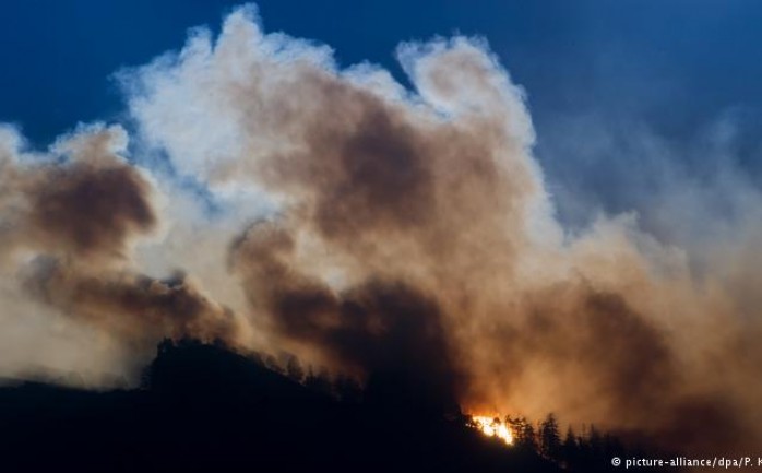 قالت الشرطة الألمانية إنها تعتقد أن رجلين من المتسلقين أشعلا حريقا غطى جبلاً في ولاية "بافاريا" بعد أن تعرضا لحادث خلال احتفالات العام الجديد.

وأوضحت