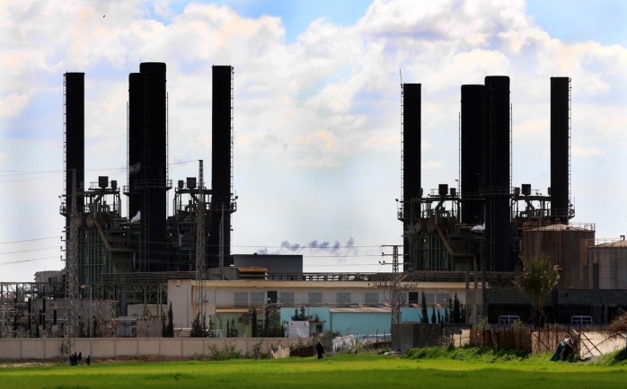 قالت سلطة الطاقة والموارد الطبيعية في غزة إن توقف محطة توليد الكهرباء ليلة أمس جاء نتيجة استمرار ضريبة &quot;البلو&quot; من وزارة المالية ونقص الوقود واستنزاف موارد شركة التوزيع