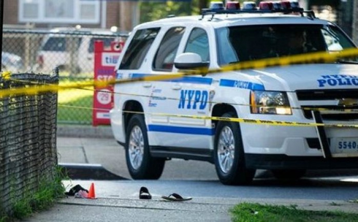 قتل إمام مسلم ومساعده اليوم الأحد، في إطلاق نار عليهما أثناء سيرهما في شارع بحي "كوينز" في مدينة نيويورك الأمريكية.

ونقلاً عن قناة "بي بي سي&quo