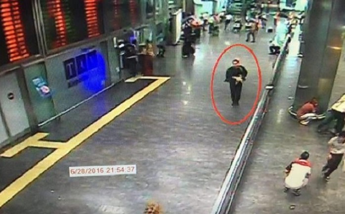 ذكرت وسائل إعلام تركية الخميس، أن أحد منفذي الهجمات التي استهدفت قبل يومين مطار أتاتورك في اسطنبول يحمل جواز سفر روسي.