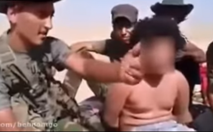 نشرت مؤخرا ميليشيا شيعية عراقية فيديو يظهر عليه طفل يزعم أنه ينتمي إلى تنظيم "الدولة الإسلامية" وقد جرى توقيفه فيما كان ينقل قاذفتي صواريخ.

لا يخفى على أحد أن العديد من الميليشيات والجماعا
