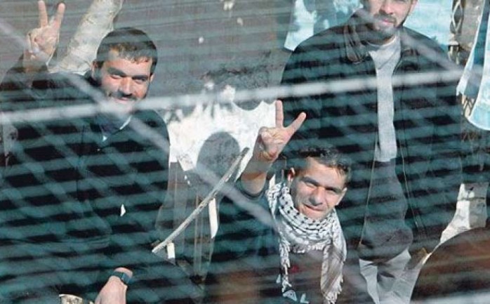 مددت سلطات الاحتلال الإسرائيلي في محكمة سالم&nbsp; العسكرية، الاعتقال الإداري للمرة الثانية على التوالي لأسير من مخيم جنين.

