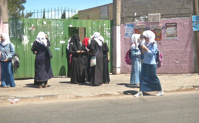 قال وكيل وزارة التربية والتعليم العالي بغزة زياد ثابت، إن عمليات تصحيح امتحانات الثانوية العامة "التوجيهي" تسير بشكل منتظم وهادئ.