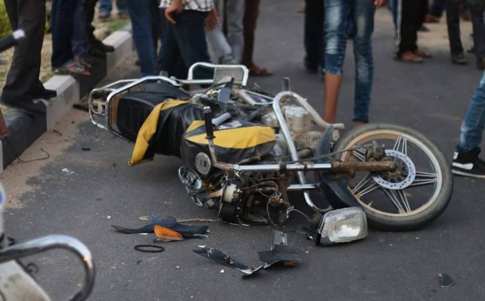 أصيب نجل القيادي في حركة &quot;حماس&quot; يونس الأسطل بجروح خطيرة مساء الأربعاء، جراء تعرضه لحادث سير في مدينة خانيونس جنوب قطاع غزة.

