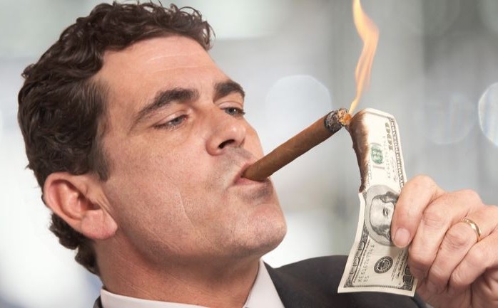حذر الأطباء منذ فترة طويلة من الأخطار المادية للسجائر، ولكنّ دراسة جديدة أجرتها مجموعة من العلماء أشارت إلى أن التدخين يمكن أن يكون مضرا بالحياة المهنية والقدرة على كسب المال.

وسبق أن أعلن