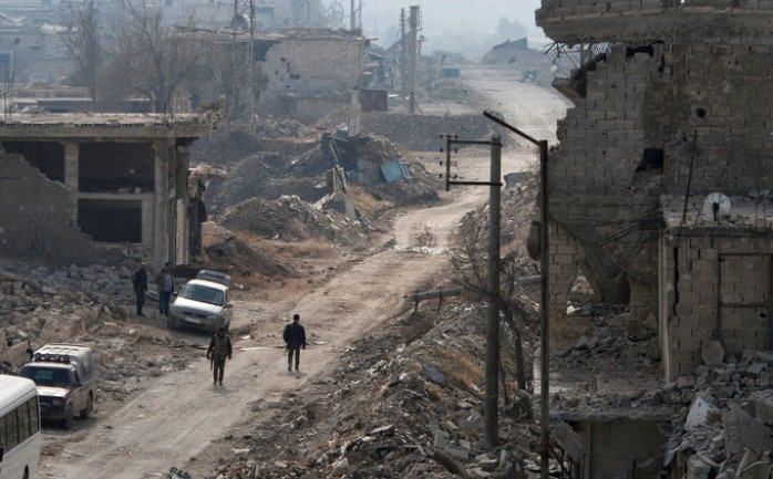 أعلنت المعارضة السورية عن التوصل لاتفاق مع النظام لوقف إطلاق النار وإخلاء الأحياء المحاصرة في شرق حلب من المدنيين والمسلحين، مؤكدةً أن التنفيذ سيبدأ مساء اليوم الثلاثاء، وذلك بعد ساعات من رفض