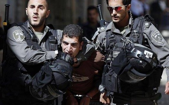 اعتقلت قوات الاحتلال الإسرائيلي اليوم السبت، خمسة شبان مقدسيين بعد الاعتداء عليهم بالضرب.