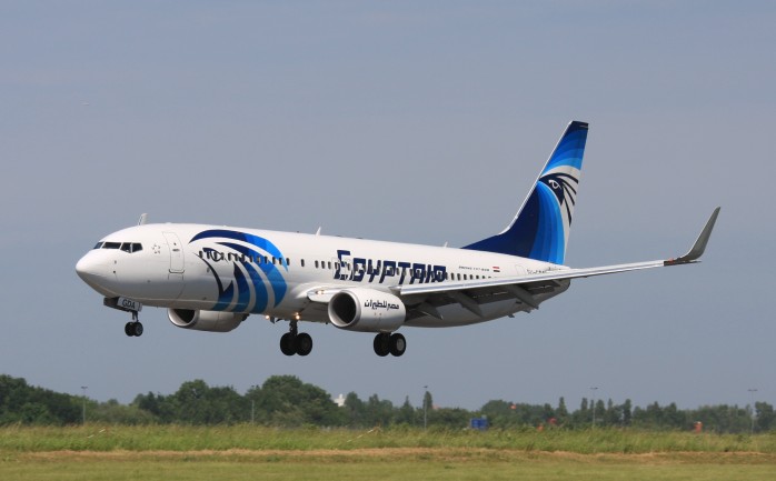 الطائرة المصرية تم اختطافها من قبل مسلح واحد، وتم اجبارها على الهبوط في قبرص، وتم الافراج عن معظم الركاب باستثناء خمسة ركاب أجانب، وطاقم الطائرة.