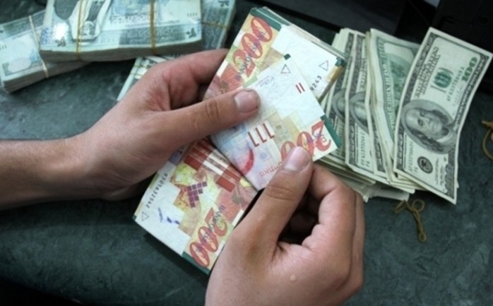جاءت أسعار صرف العملات مقابل الشيقل اليوم الثلاثاء كالتالي:

 

