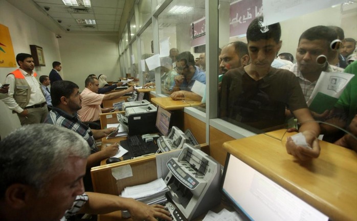 أكدت وزارة المالية في غزة اليوم الثلاثاء، على المساواة في نسب صرف الرواتب لجميع الموظفين المدنيين وموظفي الشرطة خلال أربعة أشهر من يوليو حتى أكتوبر المقبل.

وحول ما يتعلق بالموظفين المستفيدين
