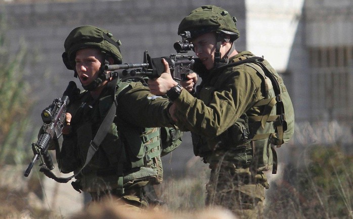 أصيب شاب فلسطيني بالرصاص الحي الليلة الماضية، خلال مواجهات مع قوات الاحتلال الإسرائيلي في مخيم قلنديا شمال مدينة القد
