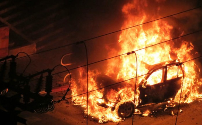أحرقت الليلة الماضية، مركبة كان يستقلها تسعة إسرائيليين دخلت مدينة رام الله عن طريق الخطأ.

وزعمت الإذاعة الإ