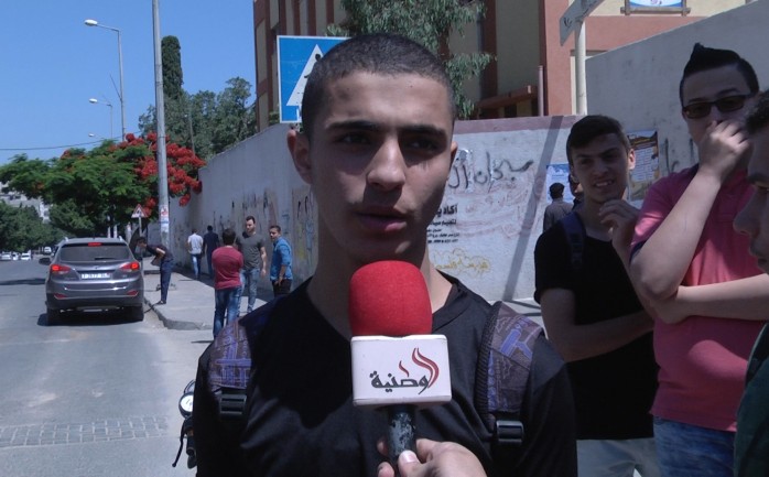 طلاب الثانوية العامة "التوجيهي" في فلسطين يتقدمون لاختبار الورقة الأولى لمساق اللغة العربية، الذي يعد ثاني اختبارات هذا العام.