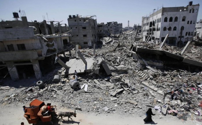 &nbsp;أعلنت وكالة الغوث وتشغيل اللاجئين &quot;أونروا&quot; الخميس، أنها ستوزع مبلغ &quot;461,234 دولار أمريكي على أعمال إعادة الإعمار وأعمال الإصلاحات في قطاع غزة.

