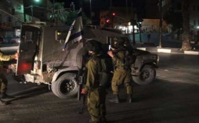 قوات الاحتلال الإسرائيلي خلال أعتقال أحد الشبان في الأغوار الشمالية
