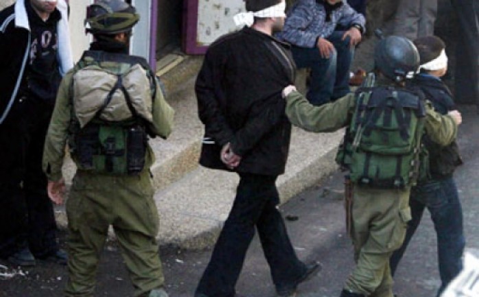 اعتقلت قوات الاحتلال الإسرائيلي، 30 مواطنا فجر الثلاثاء خلال مداهمات وعمليات تفتيش واسعة في مختلف محافظات الضفة .

وذكرت مصادر محلية 