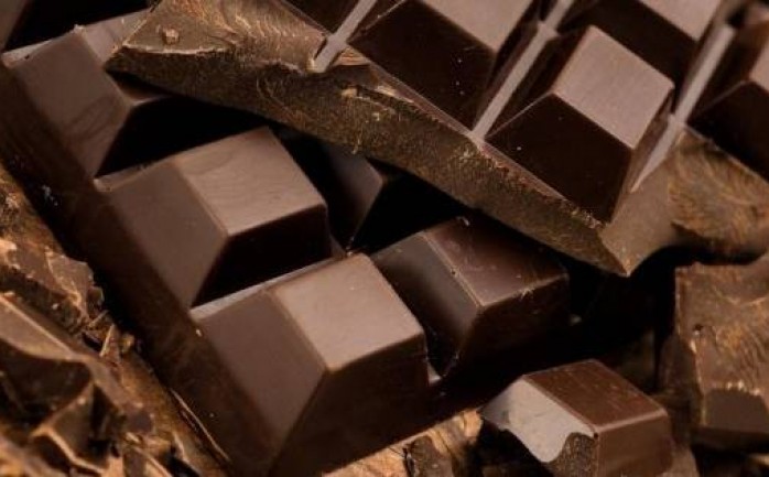 أعلنت مباحث التموين في محافظة الشمال أنها أغلقت مصنع شوكولاته يقوم بتزوير مغلفات الشوكولاته المنتهية الصلاحية بتواريخ جديدة.

وقالت مباحث التموين "