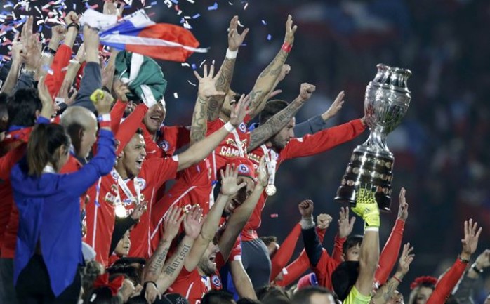 حافظ المنتخب التشيلي على لقب بطولة كوبا أميركا بنسختها المئوية 2016، عقب تتويجه باللقب على حساب المنتخب الأرجنتيني.

وحقق منتخب التشيلي اللقب بعد فوزه بالمباراة النهائية بركلات الترجيح 4-2،