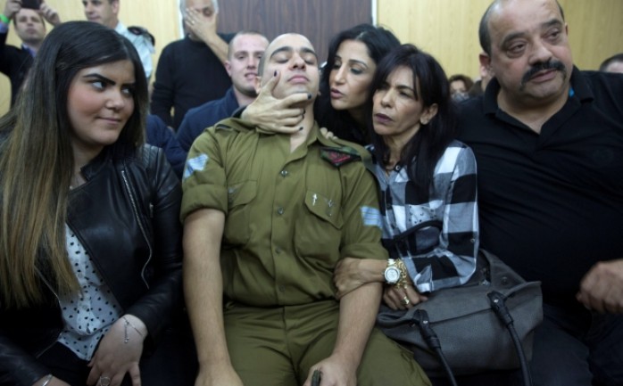 رفضت المحكمة العسكرية الإسرائيلية ادعاءات دفاع الجندي القاتل &quot;إليئور أزاريا&quot;، الذي أعدم الشاب عبد الفتاح الشريف بينما كان مصابا غير قادر على الحراك والدفاع عن نفسه.

