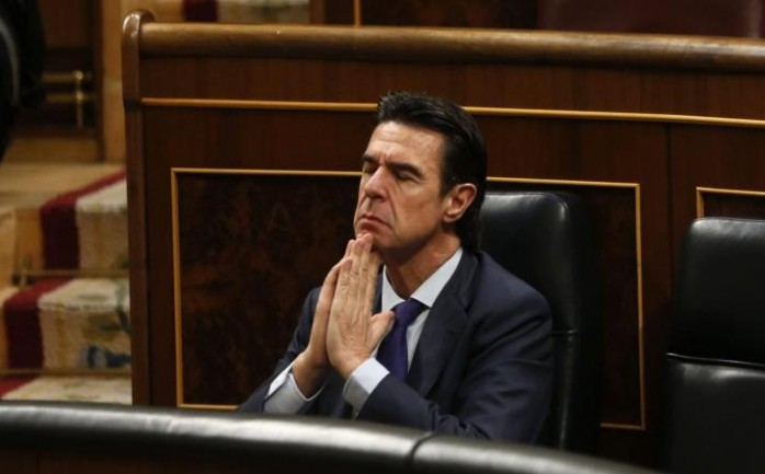 قدّم وزير الصناعة والطاقة والسياحة في اسبانيا خوسيه مانويل سوريا استقالته اليوم الجمعة من منصبه في الحكومة.
