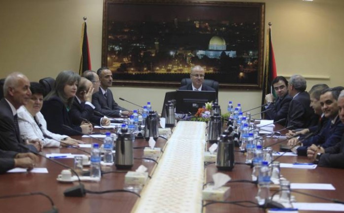  

 

 

ناقش رئيس مجلس الوزارء ووزير الداخلية، رامي الحمد الله مع أعضاء مجلس الوزراء نتائج مؤتمر المانحين بخصوص إعادة اعمار قطاع غزة الذي دعا إليه رئيس الوزراء.