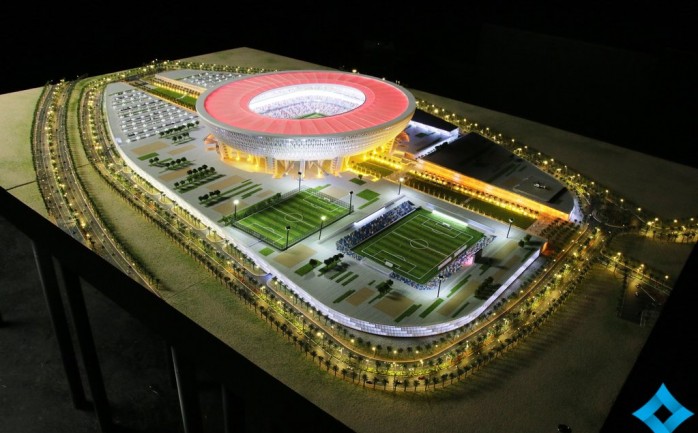 كشف الستار عن التصميم النموذجي المبتكر لملعب "محمد بن رائد" الذي يتسع لـ 60 ألف مشجع.

وسيقام الملعب في موقع نادي دبي الرياضي في منطقة "العوير" وتقدر تكلفته بنحو ثلاثة مليارات درهم إماراتي.