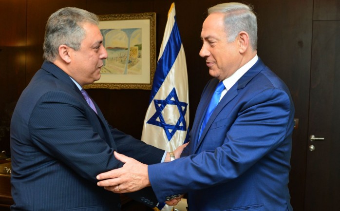 قال السفير المصري لدى إسرائيل حازم&nbsp;خيرت إن السلام بين مصر وإسرائيل سيكون أكثر دفئا في حال تم إيجاد حل للصراع الإسرائيلي الفلسطيني.

وأكد السفير خيرت في مؤت