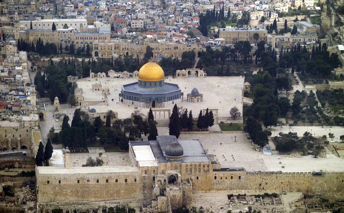 كشف تقرير لمجموعة "الازمات الدولية" النقاب عن تفاهمات تم التوصل اليها قبل حوالي عام ونصف بين إسرائيل والاردن حول ترتيب الزيارات للمسجد الأقصى.