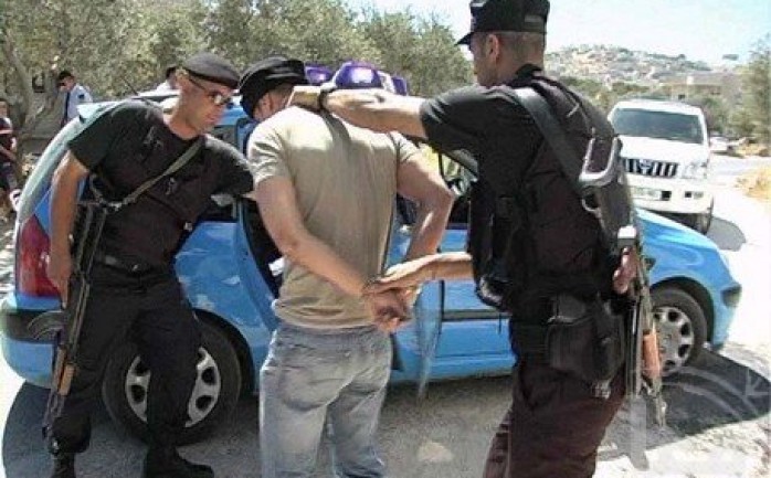 ألقت الشرطة مساء الخميس، القبض على ثلاثة أشخاص بتهمة التنقيب عن الآثار في محافظة جنين.

