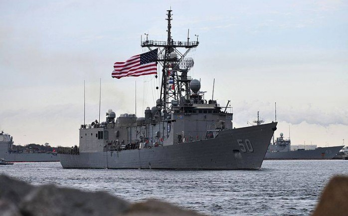 أعلنت البحرية الأميركية، ضبط شحنة أسلحة في بحر العرب، يرجح أنها كانت في طريقها إلى اليمن.

وقالت البحرية في بيان صحفي نقلته وكالة &quot;أسوشييتد برس&quot; إن السفينة &quot;يو إس س سيروكو&quot