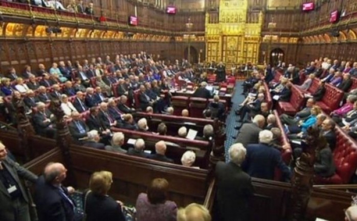 مجلس اللوردات يصوت على عدم إعادة إدراج أية ضمانات لحق إقامة الأوروبيين في بريطانيا