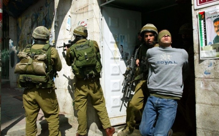 نفذت قوات الاحتلال الإسرائيلي اليوم الإثنين، حملة اعتقالات واسعة طالت سبعة شبان من بلدتي الخضر وبيت فجار جنوب بيت لحم.