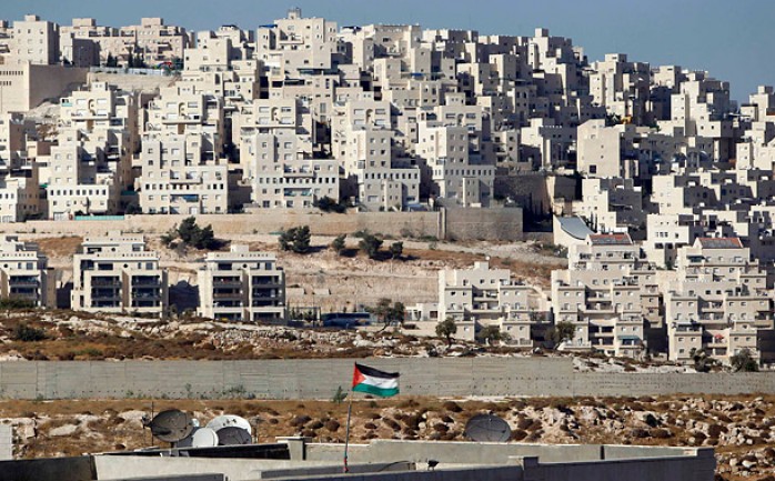 أصدر الجهاز المركزي للإحصاء الفلسطيني كشف فيه أن إسرائيل تستغل أكثر من 85% من مساحة فلسطين التاريخية والبالغة حوالي 27,000 كم2، ولم يتبق للفلسطينيين سوى حوالي 15% فقط من مساحة الأراضي.

وأو