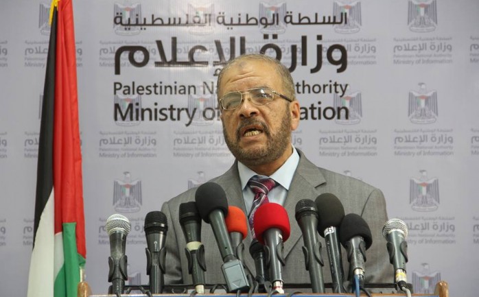 نائب رئيس سلطة الطاقة فتحي الشيخ خليل يؤكد أن تراكم فواتير الكهرباء على بلديات قطاع غزة يرجع إلى ضعف الجباية من المستفيدين بسبب الظروف الاقتصادية العامة.