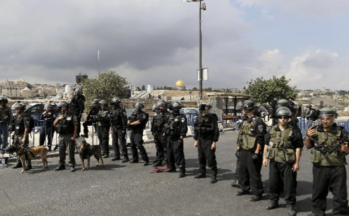 أعاقت قوات الاحتلال انتقال المواطنين، وخصوصا الرجال إلى مدينة القدس لأداء صلاة الجمعة الثالثة من شهر رمضان.

ولوحظ منذ ساعا