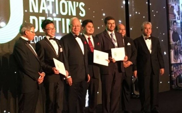 فاز المهندس فادي البطش من قطاع غزة، بمنحة &quot;خزانة&quot; الماليزية التي تعد الأولى من حيث جودة المنحة.

وحصل البطش على جائزة المنحة لعام 2016، بعد حصوله على 