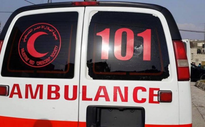 أصيب ثلاثة مواطنين، مساء السبت، في حادث تصادم بين ثلاث مركبات على طريق الخان الأحمر شرق مدينة القدس.

وأفاد تقرير إدارة العلاقات العامة والإعلام في الدفاع المدني، بأن الحادث وقع قرب