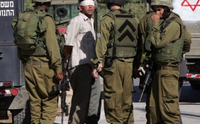 نفذت قوات الاحتلال الإسرائيلي الليلة الماضية، حملة مداهمات واعتقالات واسعة في مدن متفرقة من الضفة الغربية.

وأفادت الإذاعة الإسرائيلية باعتقال أربعة مطلوبين فلس