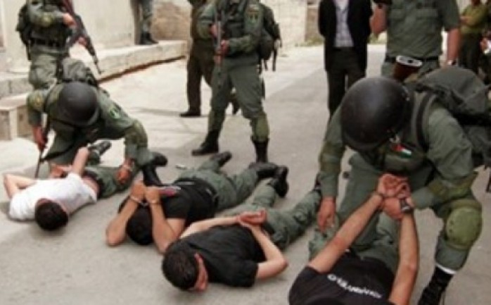 اعتقلت قوات الاحتلال الإسرائيلي، فجر الثلاثاء، 13 مواطنا على الأقل خلال مداهمات لعدة مناطق في الضفة الغربية.

وذكرت مصادر محلية، أن جيش الاحتلال اعتقل الشاب برا
