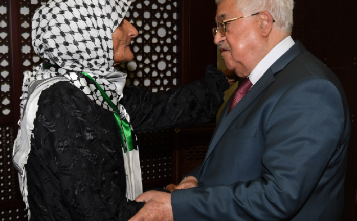 أكد الرئيس محمود عباس أن القيادة الفلسطينية تضع مسألة تبيض السجون وإنهاء معاناة الأسرى في زنازين الاحتلال الإسرائيلي في مقدمة اهتماماتها وأولوياتها.

وقال الرئي