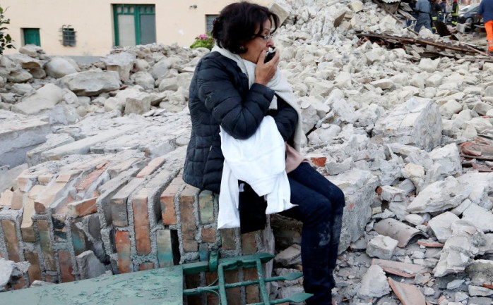 قتل ستة أشخاص على الأقل جراء زلزال ضرب جنوب شرقي مدينة بيروجيا وسط إيطاليا، وبلغت قوة الزلزال 6.2 بمقياس ريختر.

وأعلن رئيس بلدية "اماتريس" سيرجيو بيروتزي" أن قوة الزلزال بلغت 6.4 درجة بمقي