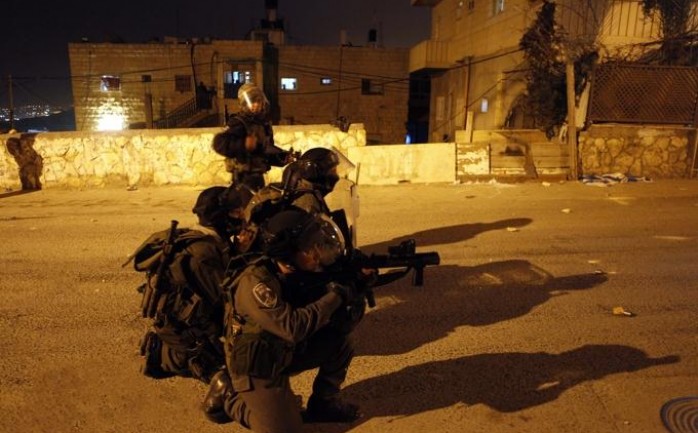 أطلقت قوات الاحتلال الإسرائيلي الرصاص الحي وقنابل الغاز بكثافة على المواطنين إثر اقتحامها بلدة أبو ديس شرق القدس المحتلة.