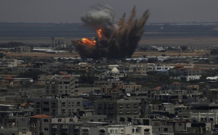 شن الطيران الحربي الإسرائيلي، صباح الجمعة، غارة جديدة على موقع شرق مدينة خان يونس جنوب قطاع غزة.

وأفاد شهود عيان بأن طائرة