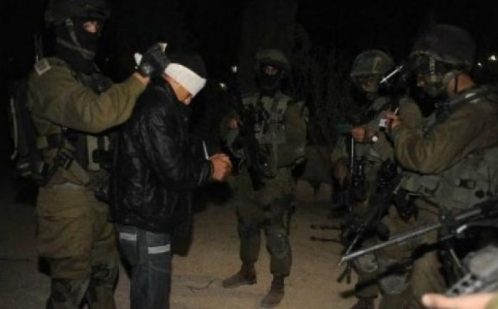 اعتقلت قوات الاحتلال الإسرائيلي اليوم الاثنين، 9 مواطنين من مناطق متفرقة بمحافظة رام الله والبيرة بينهم نائب في المجلس التشريعي.

