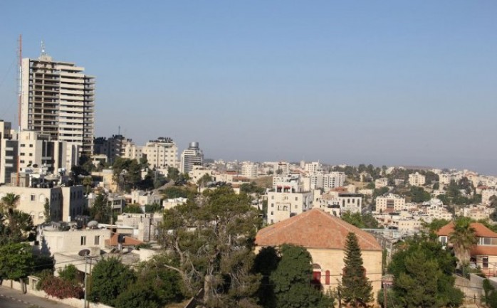 &nbsp;قالت دائرة الأرصاد الجوية في فلسطين، إن يكون الجو اليوم السبت، حاراً نسبياً إلى حار وجافاً، ويطرأ ارتفاع آخر على درجات الحرارة لتصبح أعلى من&nbsp; معدلها السنوي العام بحدود 3 درجات مئوي