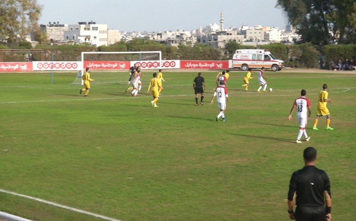 أعلنت لجنة المسابقات باتحاد كرة القدم في قطاع غزة, عن ترحيل مباريات الجولة 16 للدرجات الممتازة والأولى والثانية, إلى الأسبوع المقبل, بسبب سوء الأحوال الجوية.

وقالت اللجنة إن أرضيات الملاعب ت