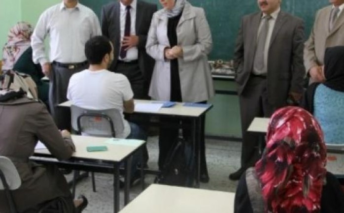 قالت وكالة غوث وتشغيل اللاجئين في قطاع غزة &quot;أونروا&quot; سوف يتم إعلان أسماء وأرقام الجلوس وأماكن انعقاد الامتحان للذين سبق وأن تقدموا لوظيفة مدرس سيكون في نهاية 15 مايو 2016.

ونوهت &qu